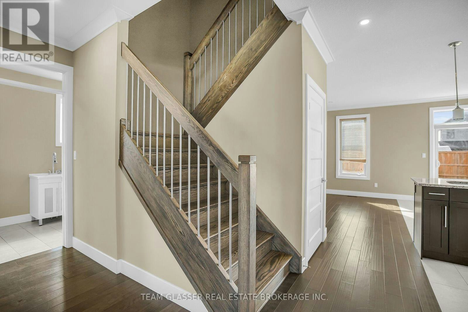 2407 Red Thorne Avenue, London, ON, N6P 0E7 - 8