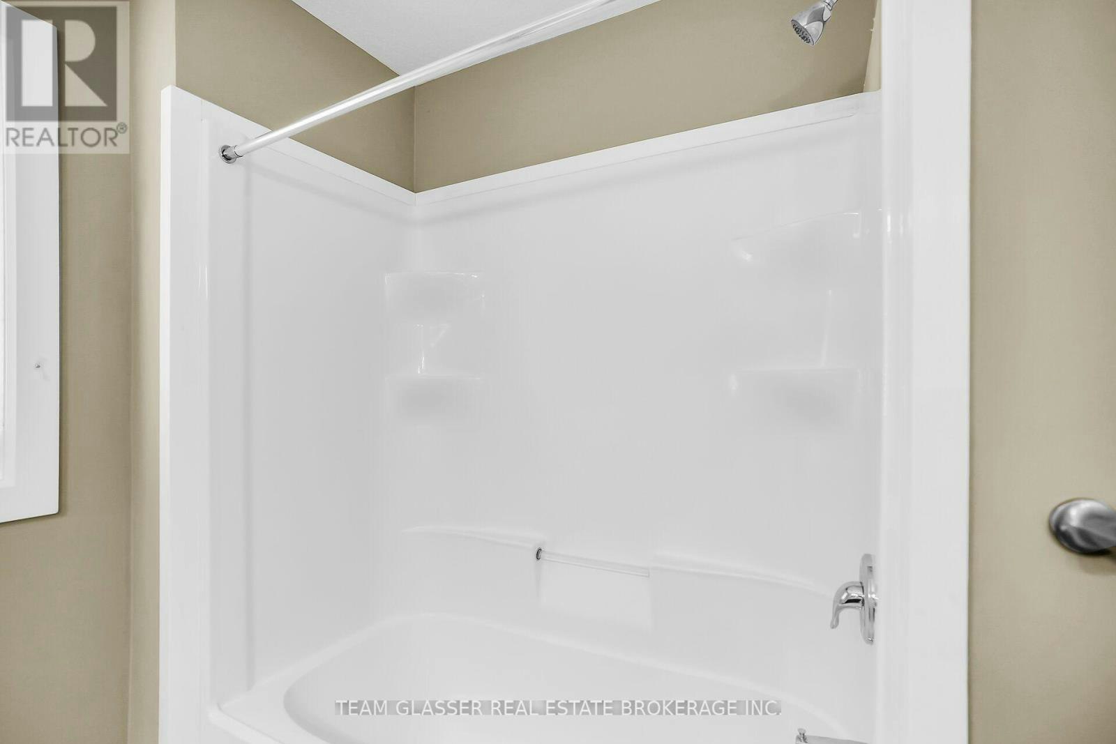 2407 Red Thorne Avenue, London, ON, N6P 0E7 - 31