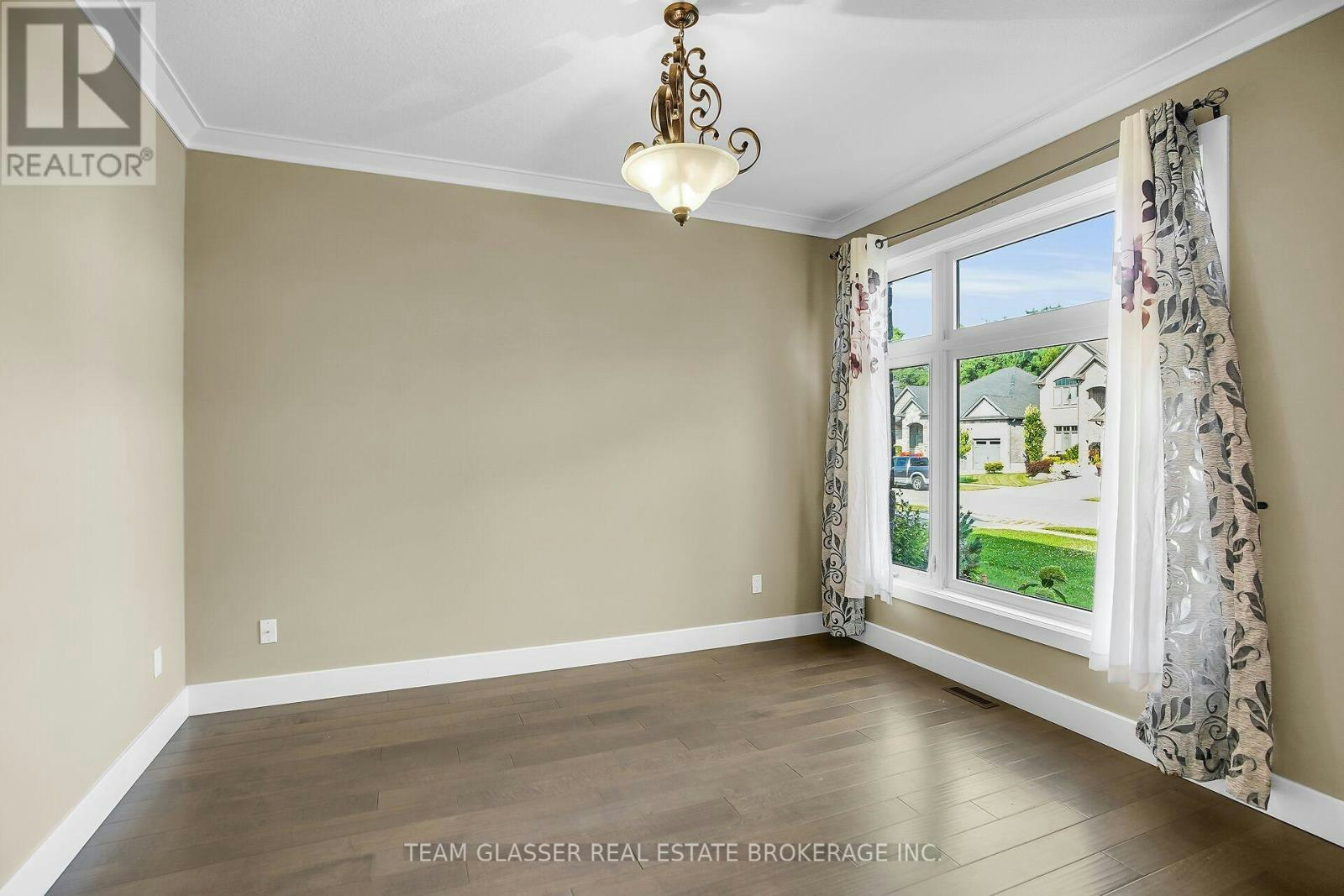 2407 Red Thorne Avenue, London, ON, N6P 0E7 - 7