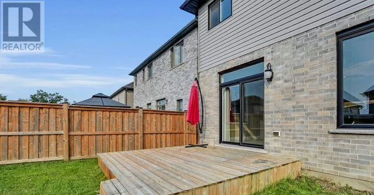 2407 Red Thorne Avenue, London, ON, N6P 0E7 - 37
