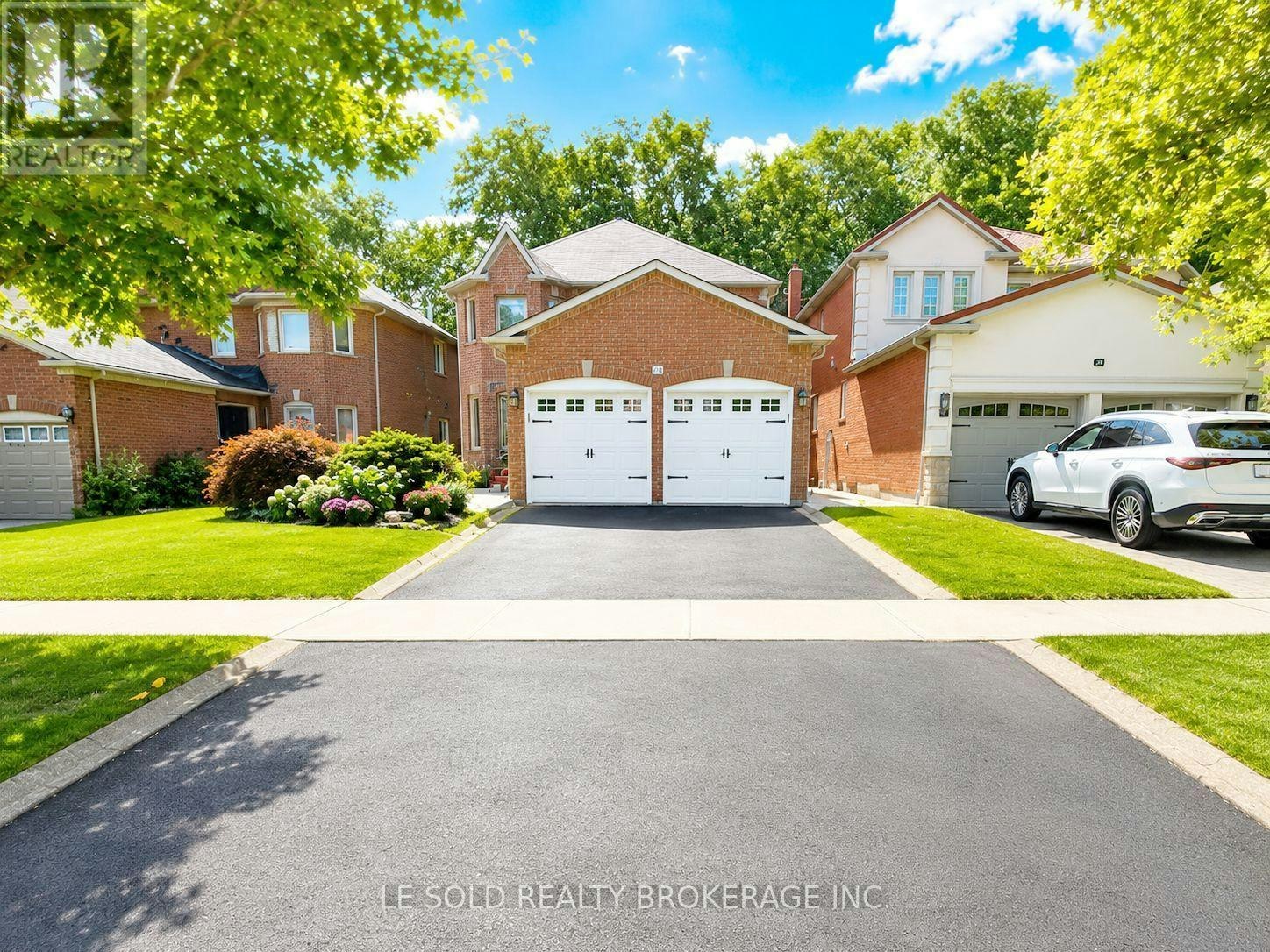 76 Larratt Lane, Richmond Hill, ON, L4C 0E2