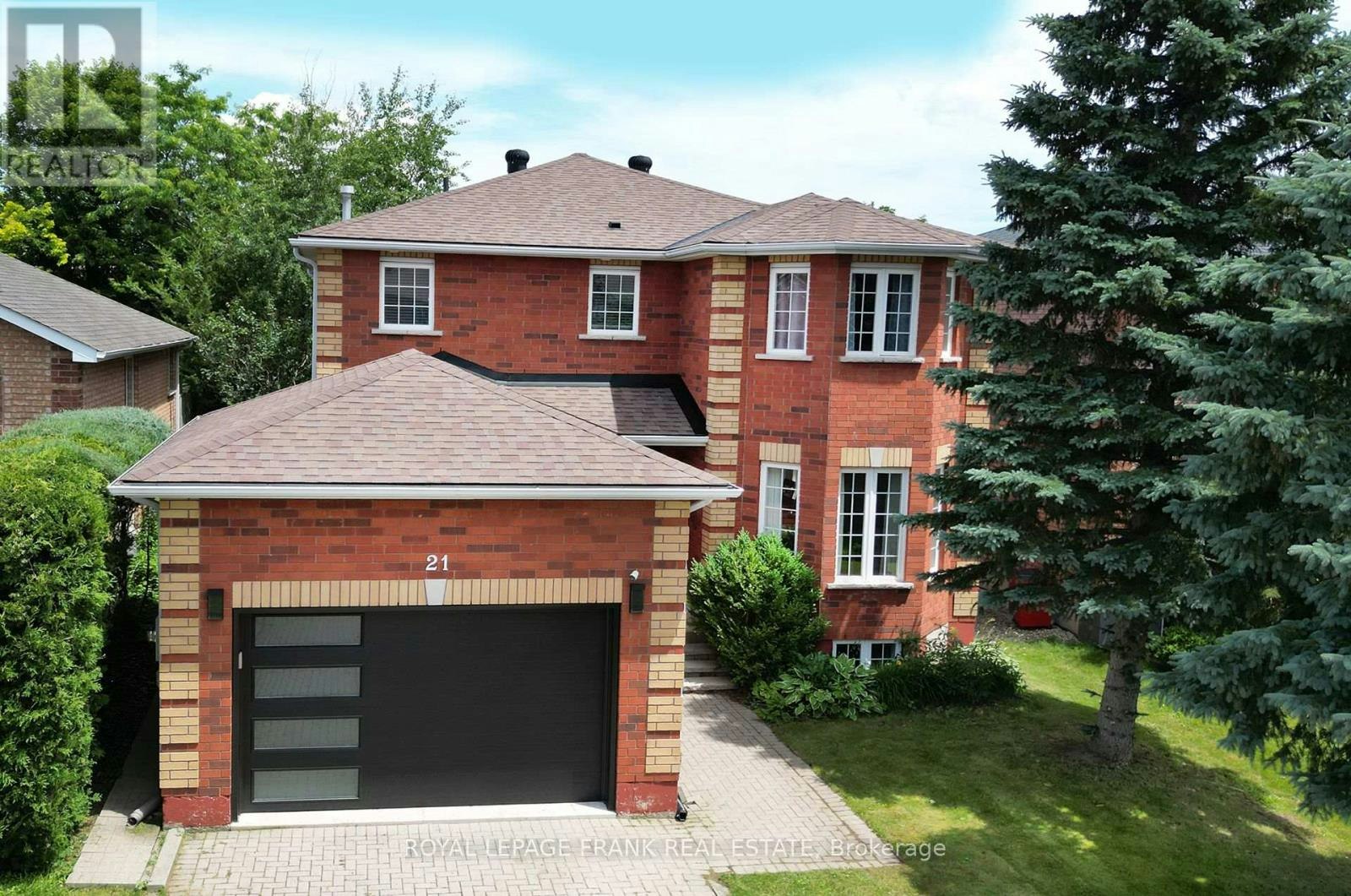 21 Crompton Drive, Barrie, ON, L4M 6N1 - 2