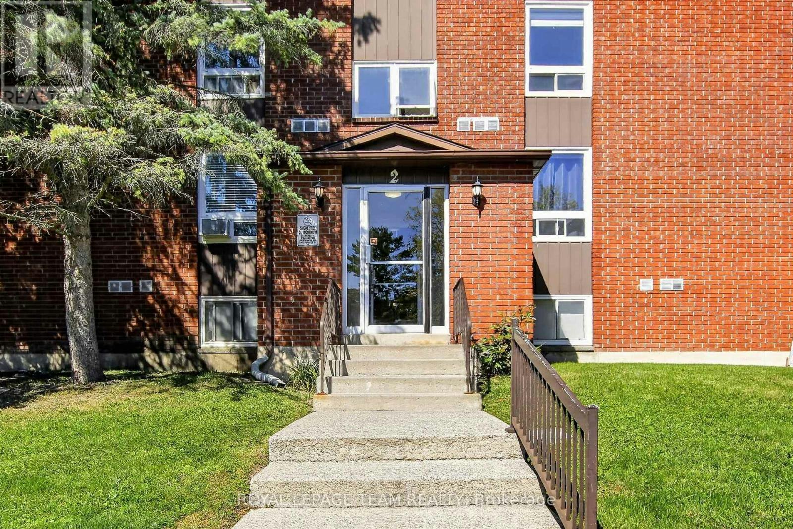 21-2 Charlotte Place, Brockville, ON, K6V 6T4