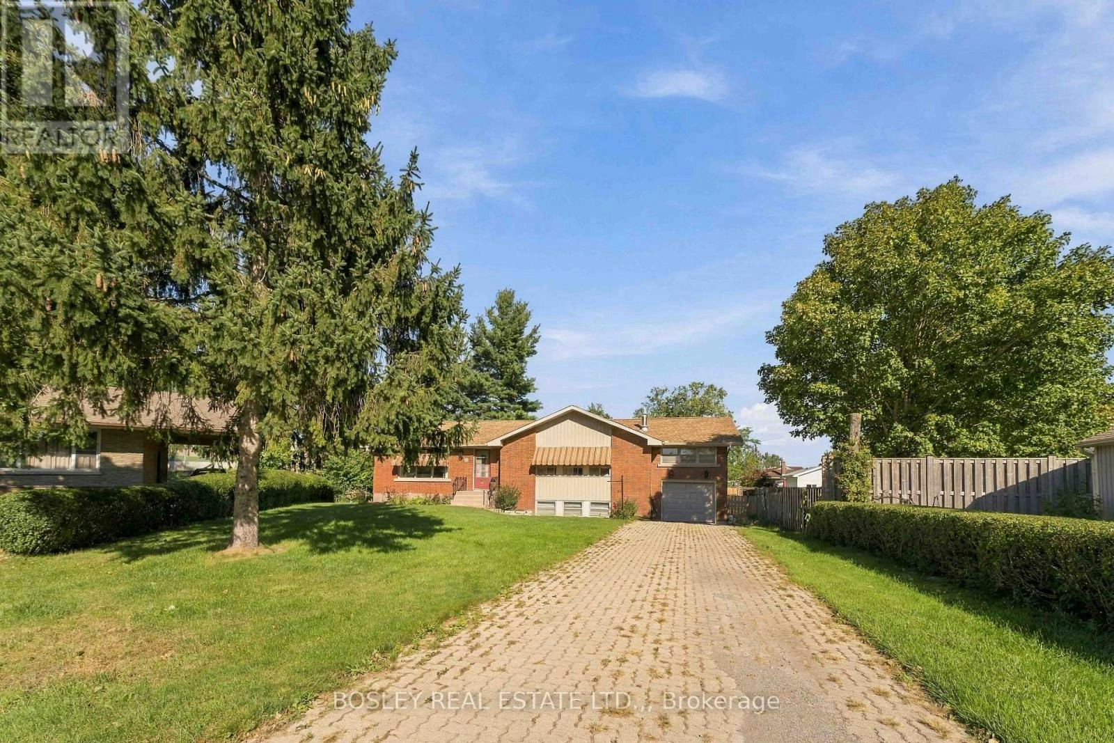 12 Glenhurst Circle, St. Catharines, ON, L2T 1Z1