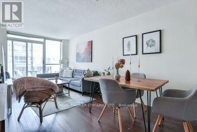 802-18 Stafford Street, Toronto, ON, M5V 3W4