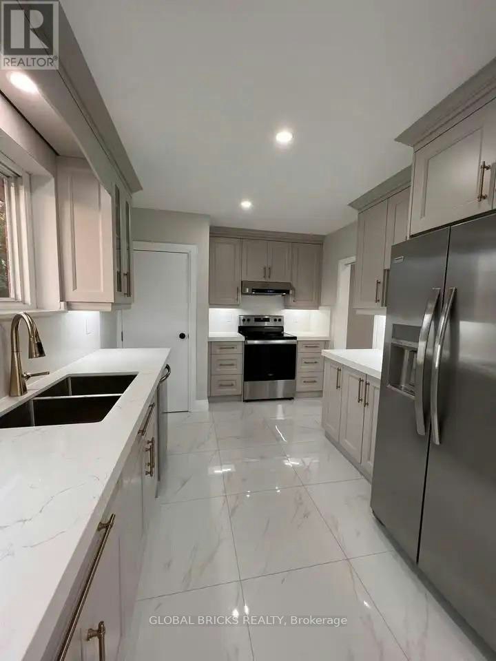 UPPER-49 Argyle Crescent, Brampton, ON, L6T 1M9 - 2