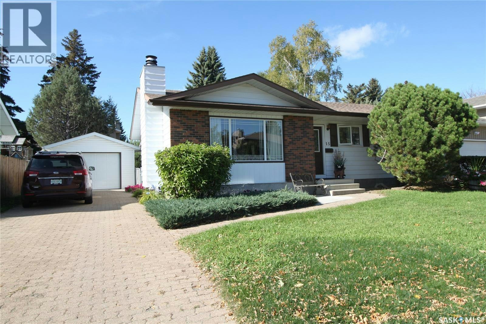 15 Schwager Crescent, Saskatoon, SK, S7H 5C1