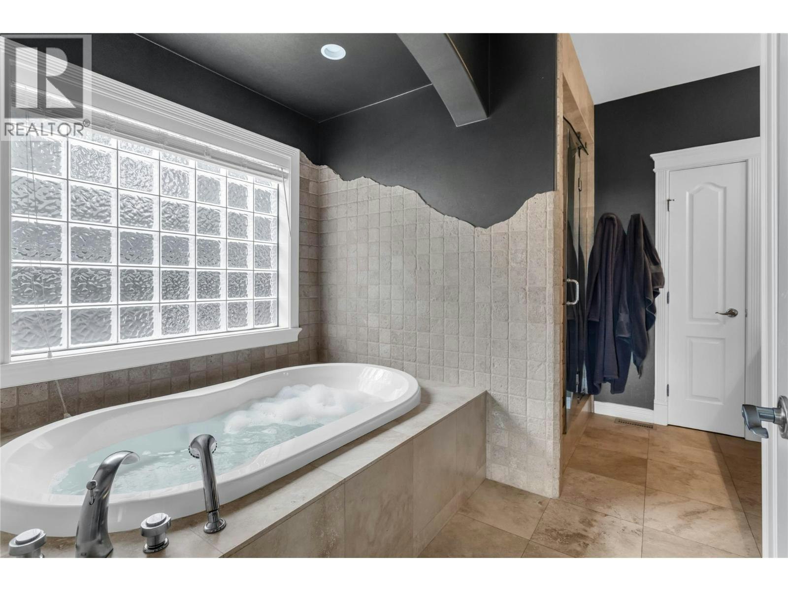 628 S Spruceview Place, Kelowna, BC, V1V 2P7 - 28