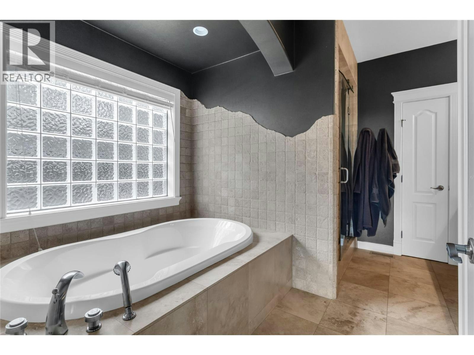 628 S Spruceview Place, Kelowna, BC, V1V 2P7 - 33