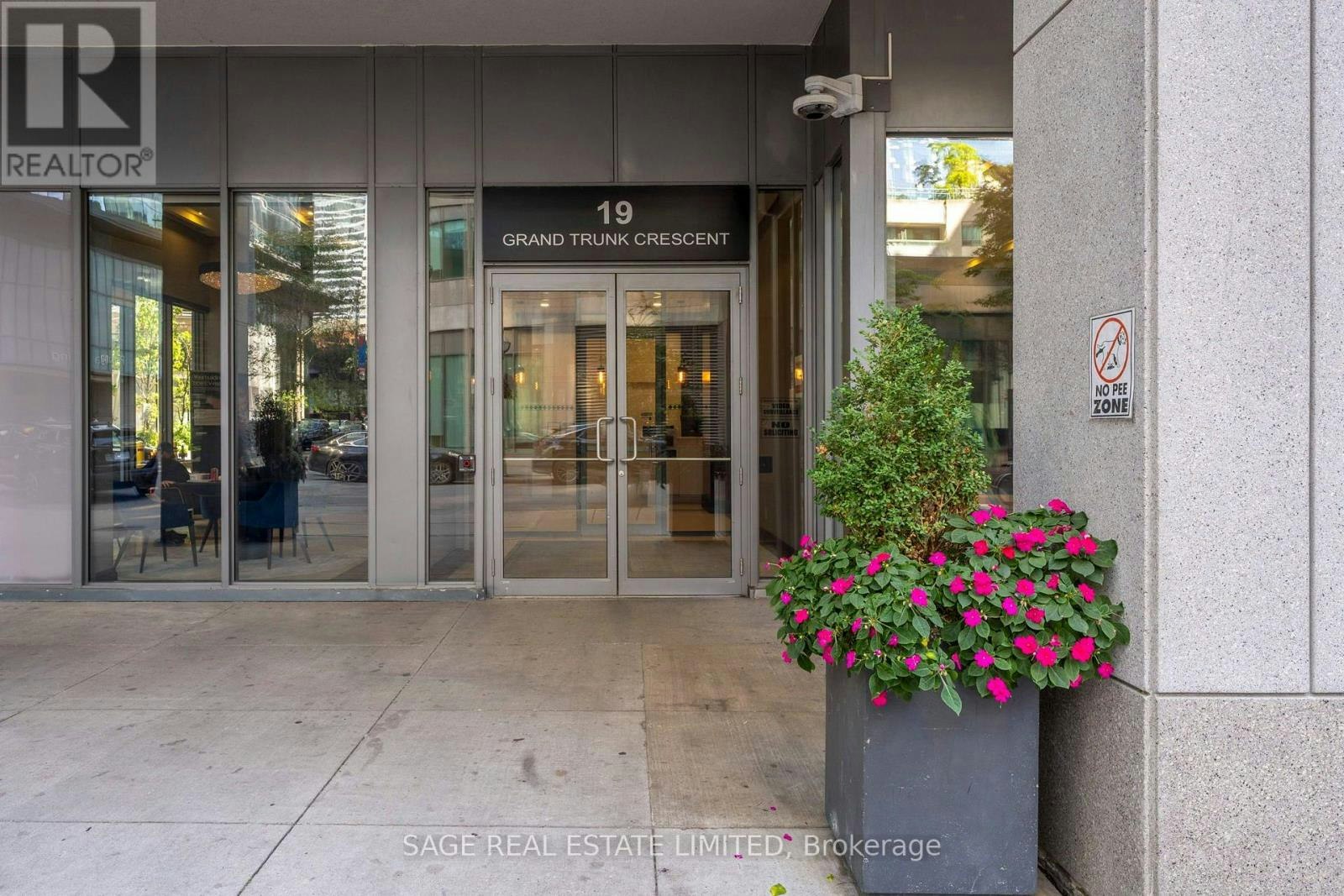1605-19 Grand Trunk Crescent, Toronto, ON, M5J 3A3 - 4