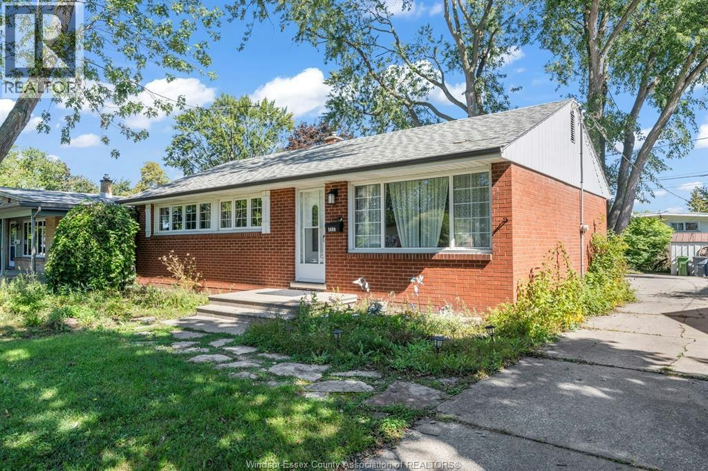 3660 Roxborough, Windsor, ON, N9E 3A2