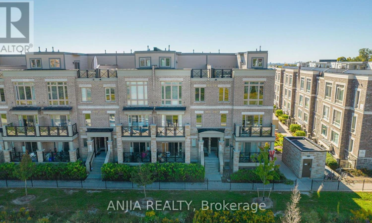 207-10 Dunsheath Way