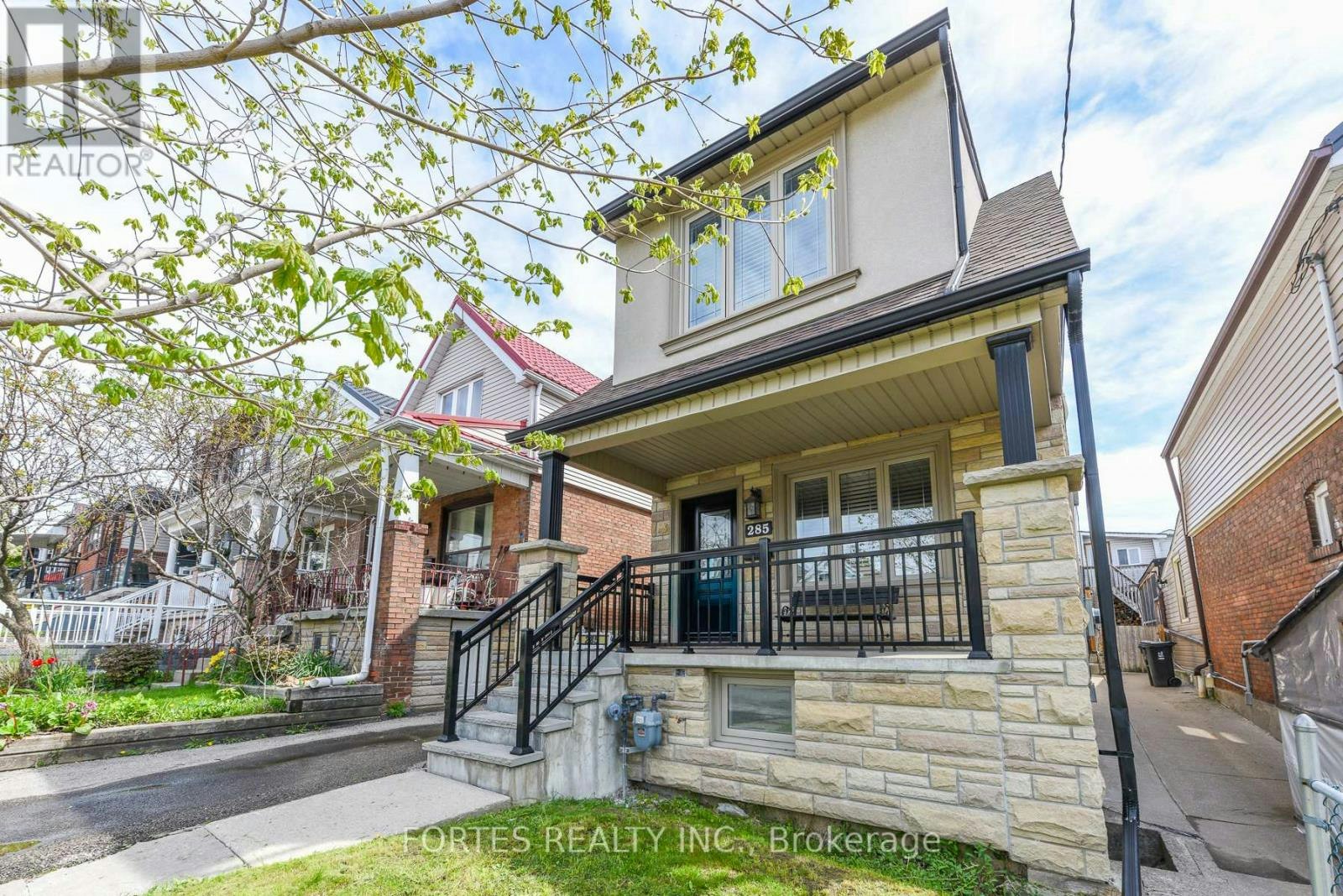 285 Gilbert Avenue, Toronto, ON, M6E 4W8