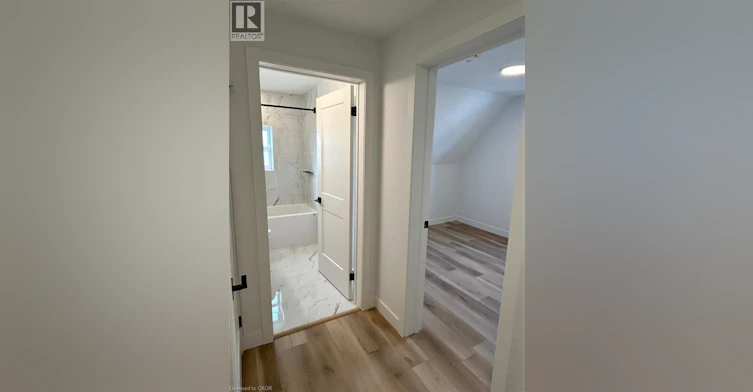 Upper-112 Bagot Street, Guelph, ON, N1H 5T6 - 10