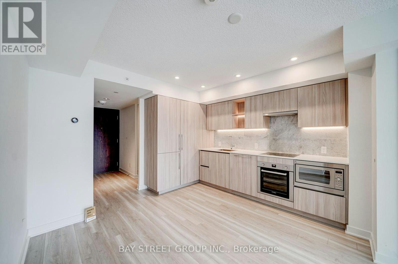 2612-17 Bathurst Street, Toronto, ON, M5V 0N1 - 12