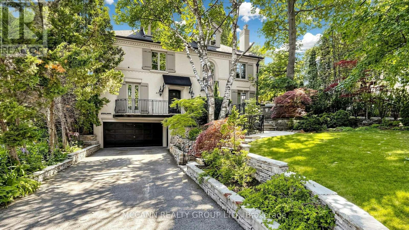 27 Strathgowan Crescent, Toronto, ON, M4N 2Z6