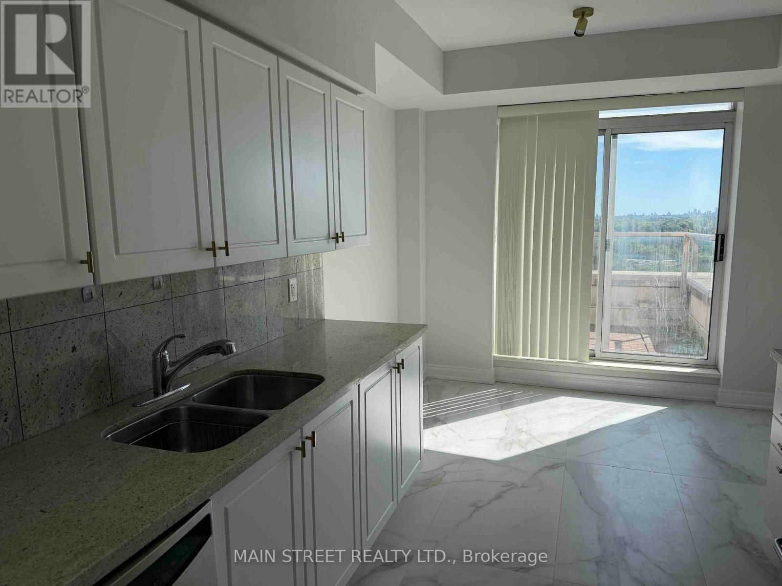 RG3-2 Clairtrell Road, Toronto, ON, M2N 7H5 - 3