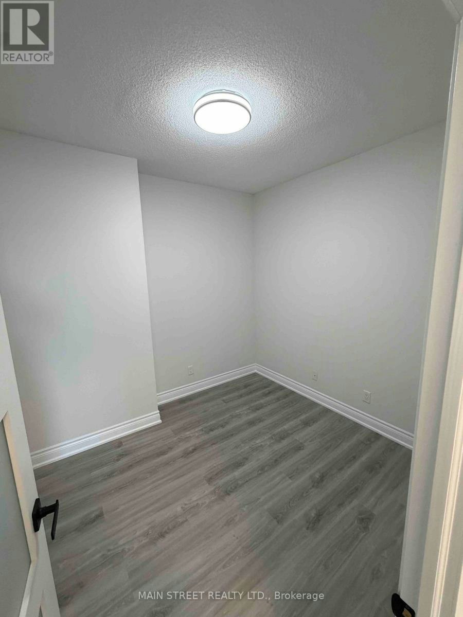 RG3-2 Clairtrell Road, Toronto, ON, M2N 7H5 - 12