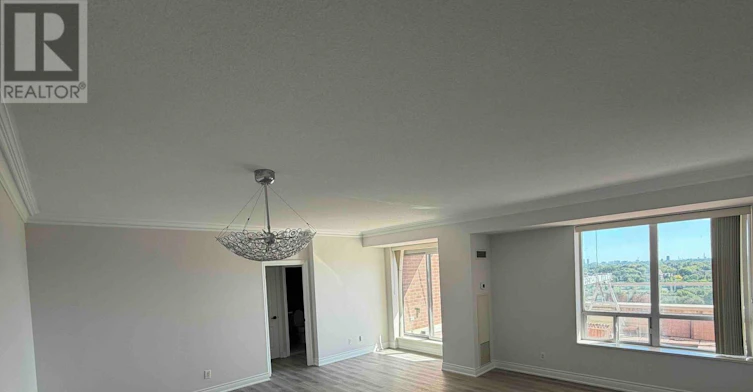 RG3-2 Clairtrell Road, Toronto, ON, M2N 7H5 - 6