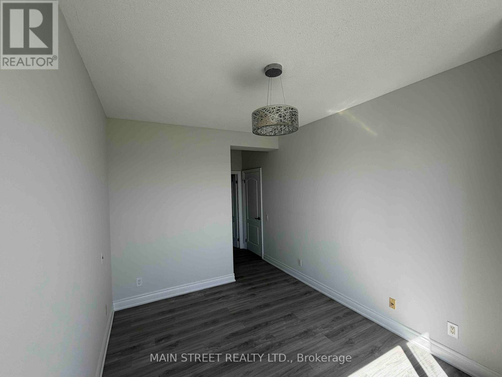RG3-2 Clairtrell Road, Toronto, ON, M2N 7H5 - 22