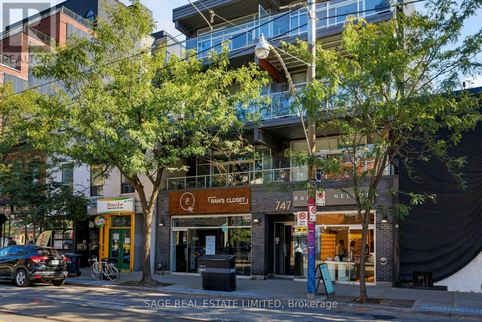 401-747 Queen Street E, Toronto, ON, M4M 1H3