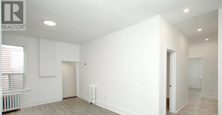 UPPER-819 Pape Avenue, Toronto, ON, M4K 3V1 - 5