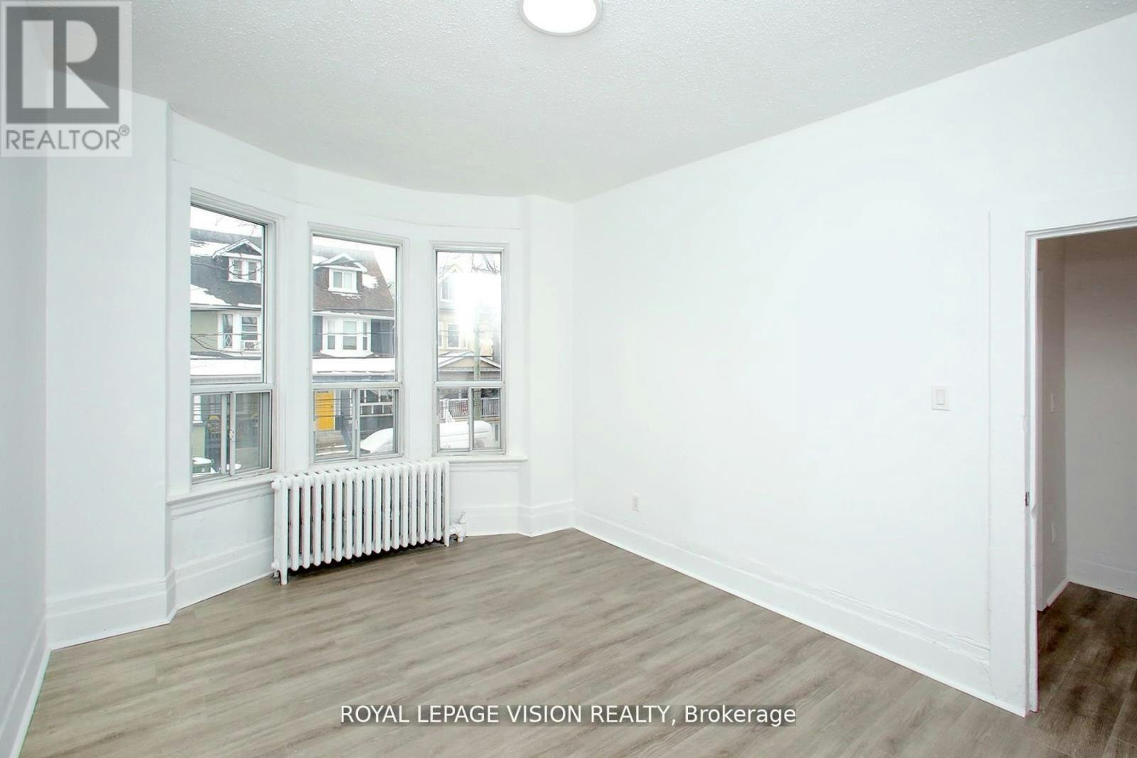 UPPER-819 Pape Avenue, Toronto, ON, M4K 3V1 - 12