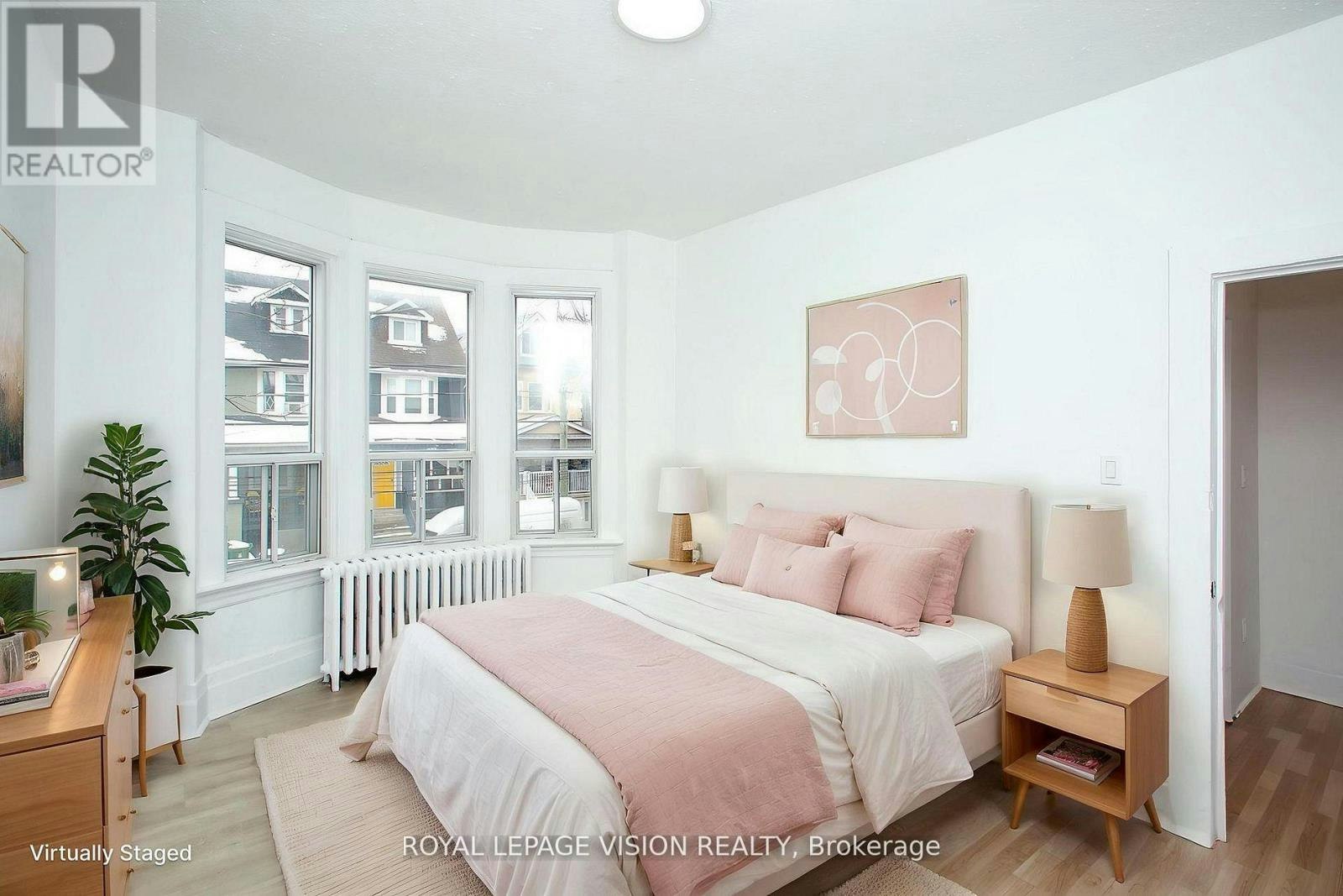 UPPER-819 Pape Avenue, Toronto, ON, M4K 3V1 - 8