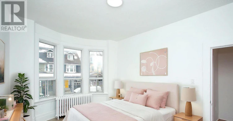 UPPER-819 Pape Avenue, Toronto, ON, M4K 3V1 - 8