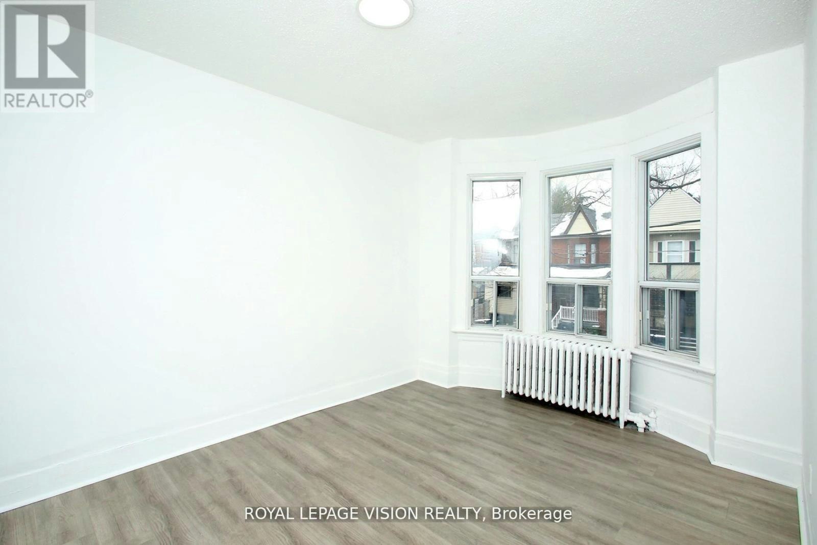 UPPER-819 Pape Avenue, Toronto, ON, M4K 3V1 - 6