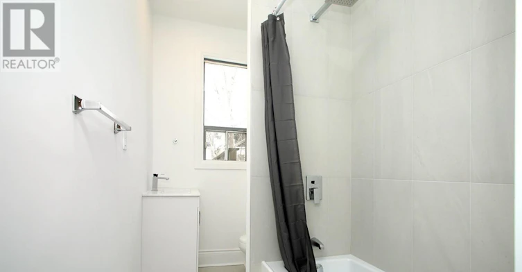 UPPER-819 Pape Avenue, Toronto, ON, M4K 3V1 - 7