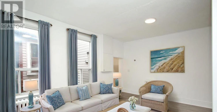 UPPER-819 Pape Avenue, Toronto, ON, M4K 3V1 - 14