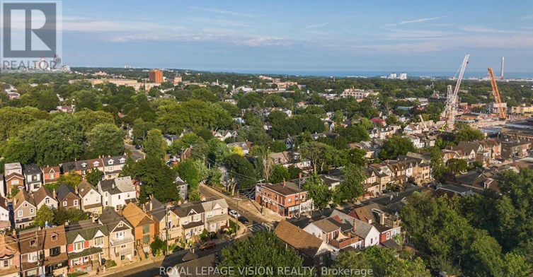 UPPER-819 Pape Avenue, Toronto, ON, M4K 3V1 - 17