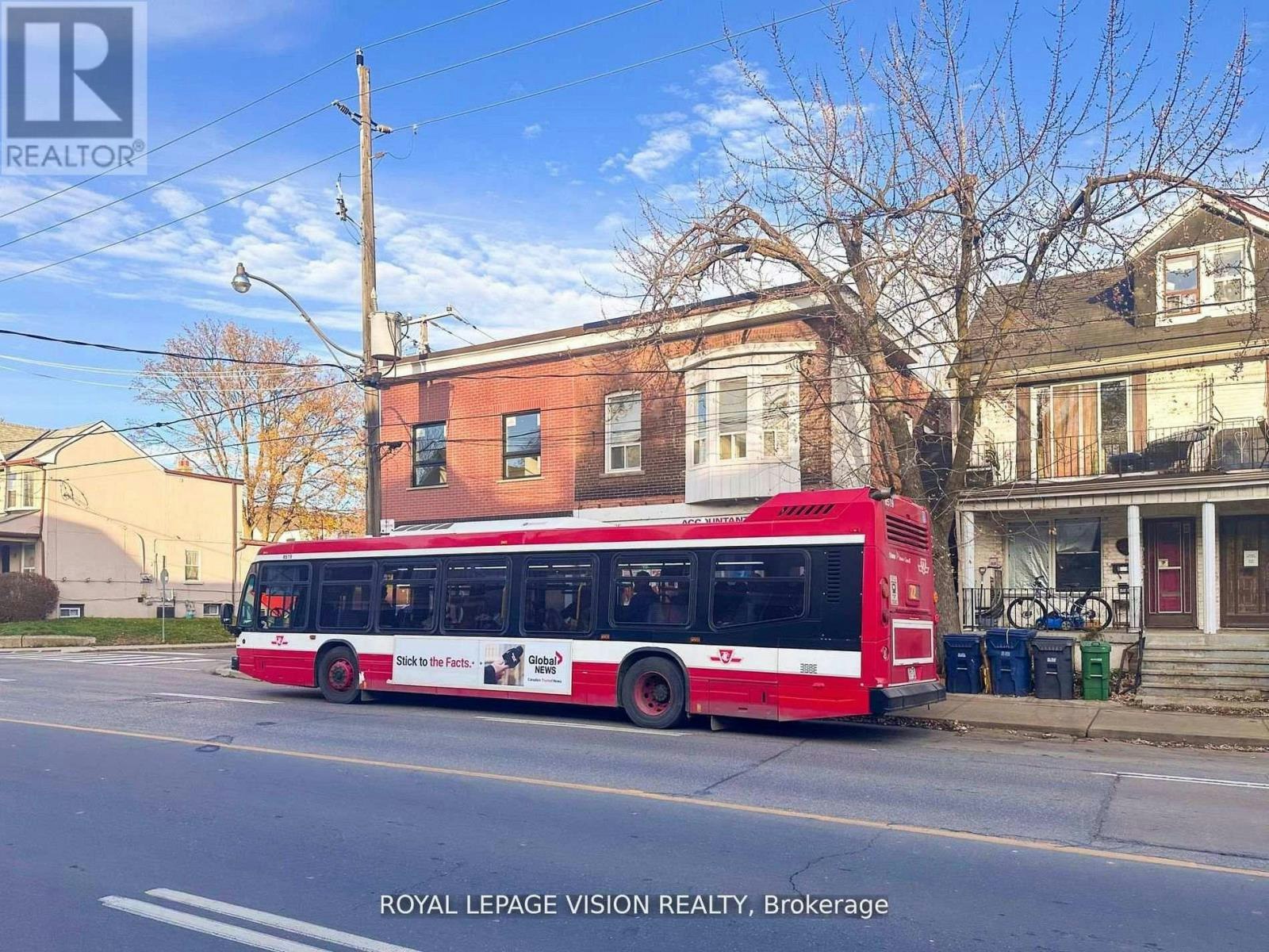 UPPER-819 Pape Avenue, Toronto, ON, M4K 3V1 - 2