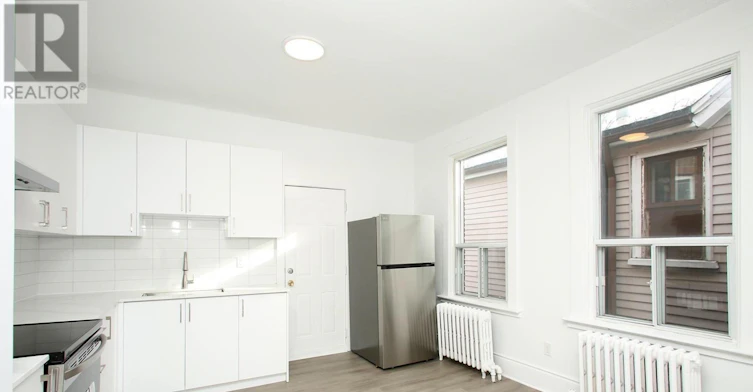 UPPER-819 Pape Avenue, Toronto, ON, M4K 3V1 - 9