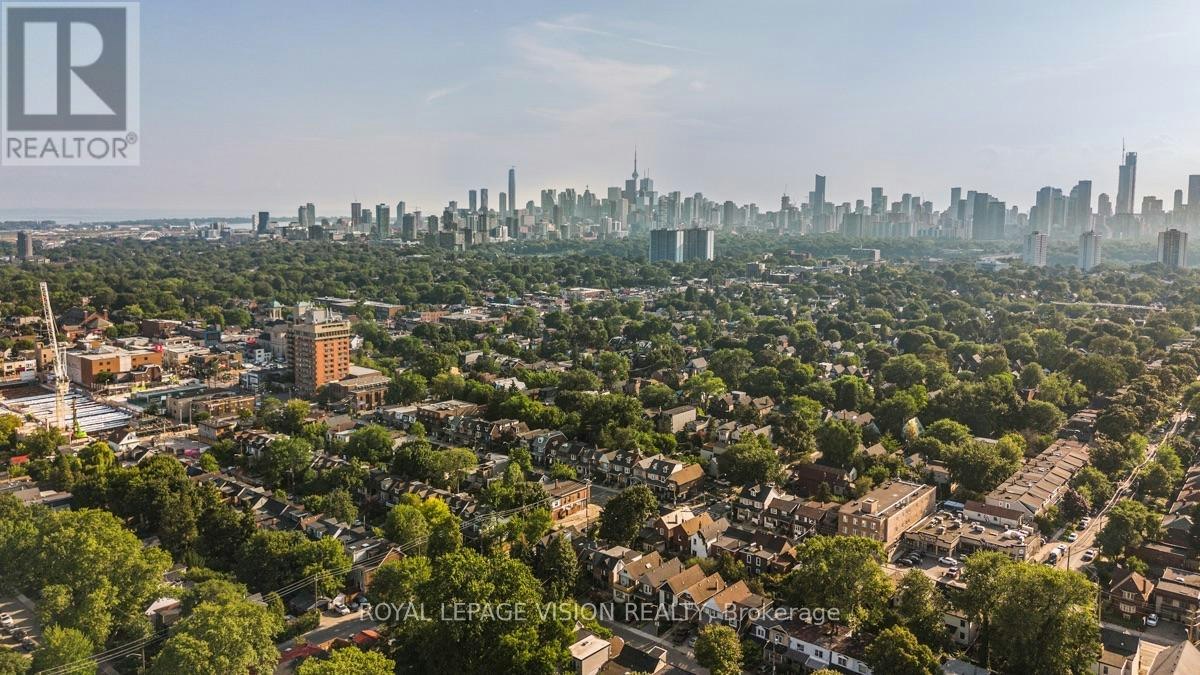 UPPER-819 Pape Avenue, Toronto, ON, M4K 3V1 - 16