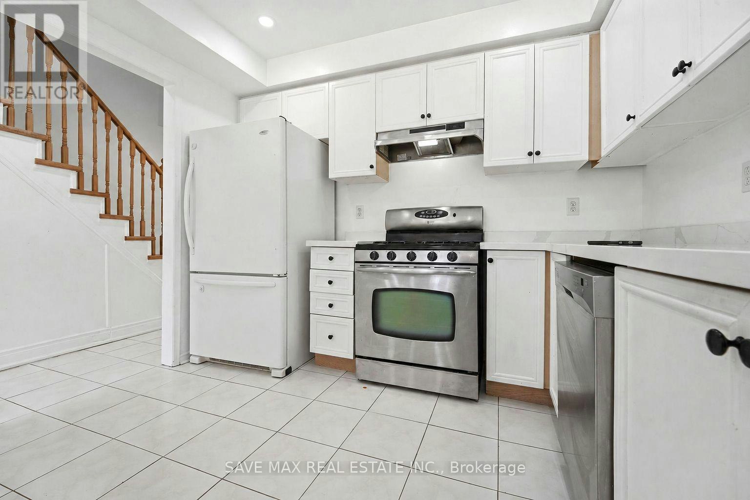 39 Caruso Drive, Brampton, ON, L6Y 5B2 - 3