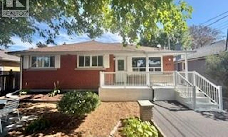 499 16th Street EAST