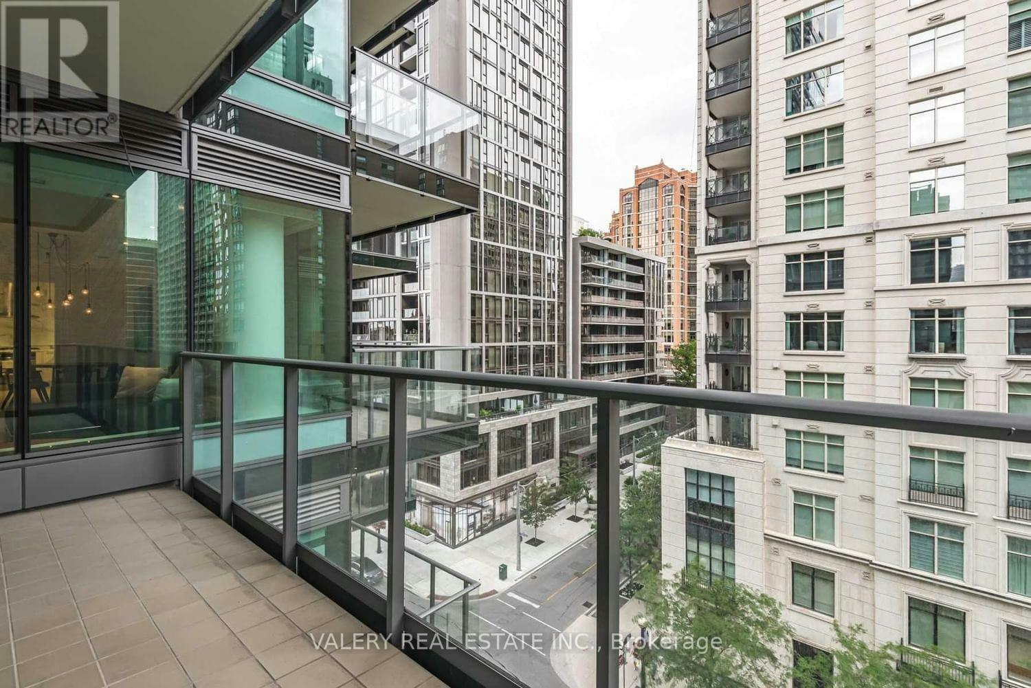 602-77 Charles Street W, Toronto, ON, M5S 0B2 - 21
