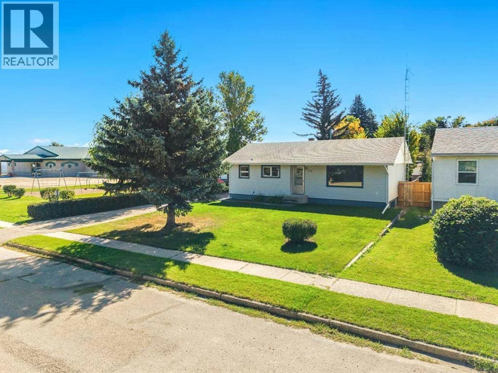 223 Allison Street, Acme, AB, T0M 0A0