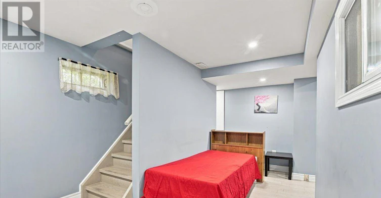 21 Upland Drive, Whitby, ON, L1N 8H9 - 3