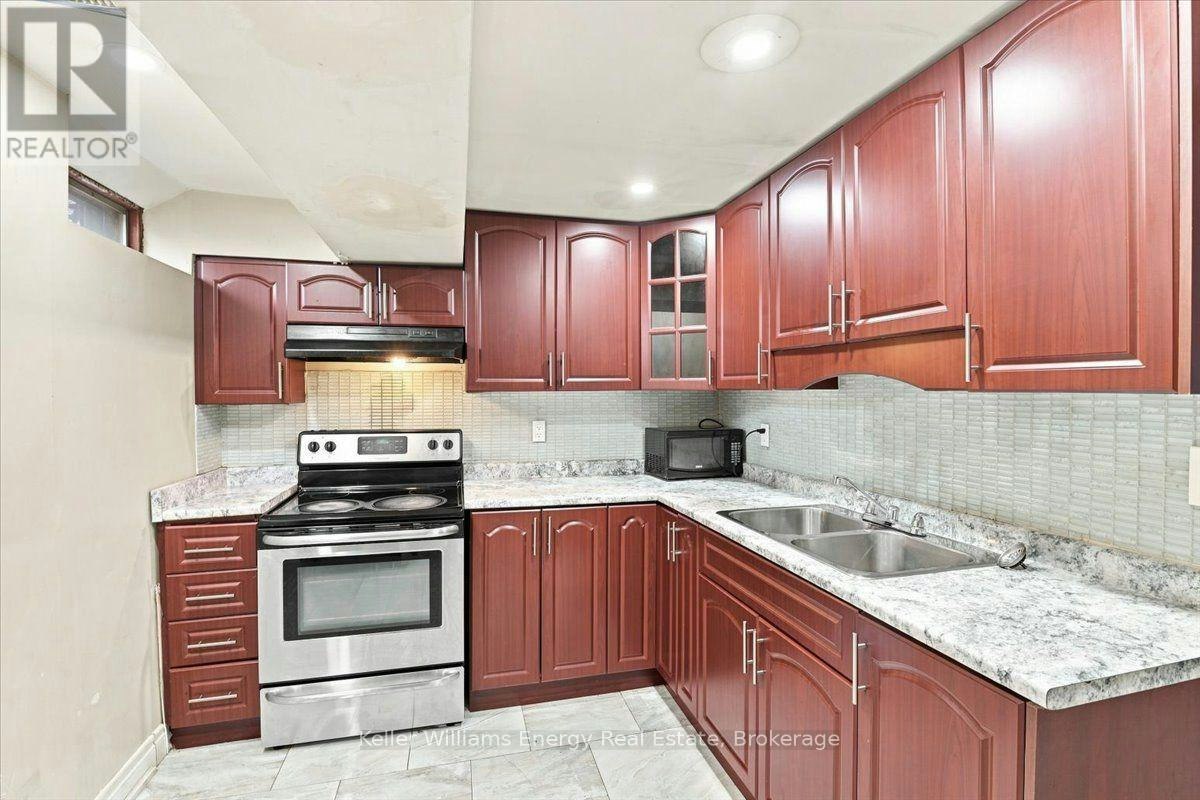 21 Upland Drive, Whitby, ON, L1N 8H9