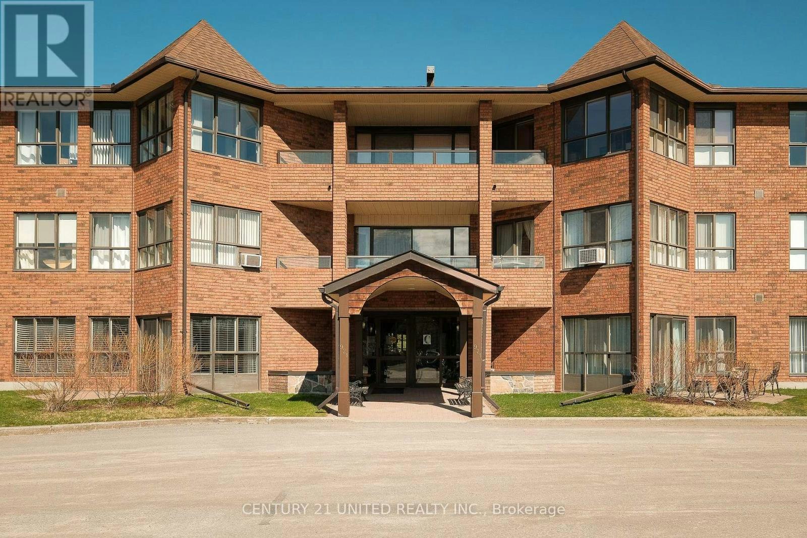 218-921 Armour Road, Peterborough, ON, K9H 7K5