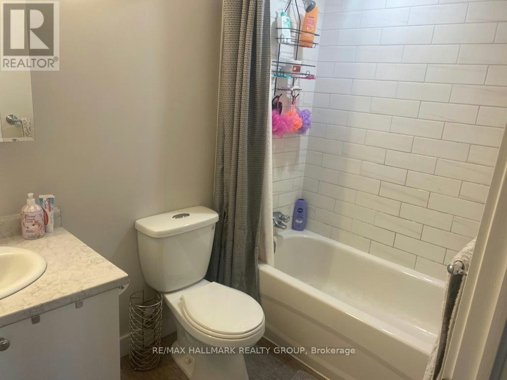 102-316 Lorry Greenberg Drive, Ottawa, ON, K1T 2P4 - 9