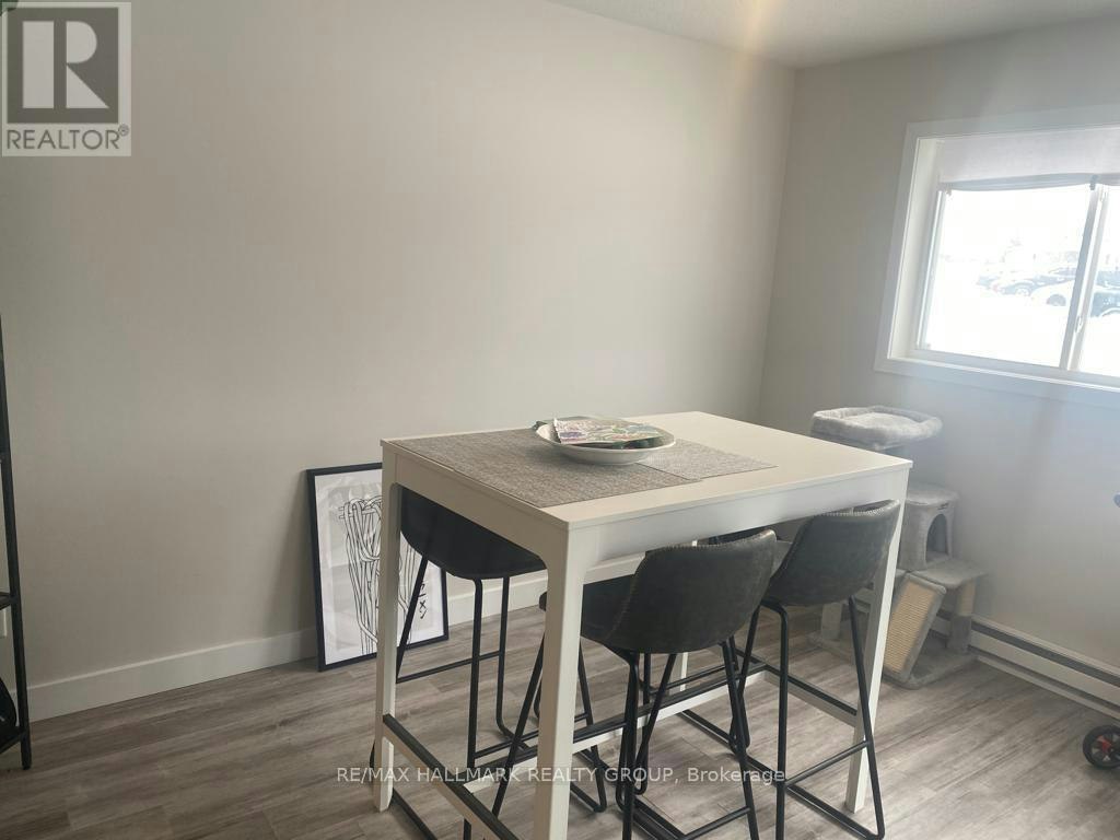 102-316 Lorry Greenberg Drive, Ottawa, ON, K1T 2P4 - 6