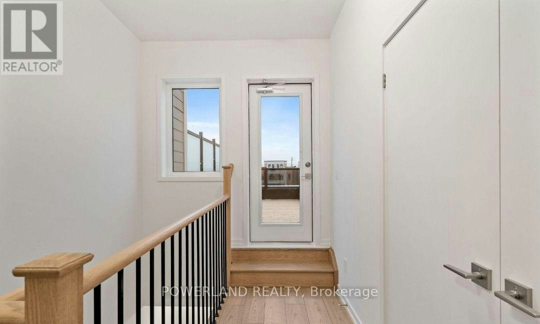 18-22 Lytham Green Circle, Newmarket, ON, L3Y 0H5 - 13