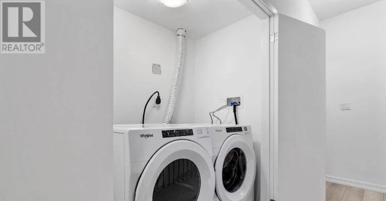 18-22 Lytham Green Circle, Newmarket, ON, L3Y 0H5 - 11