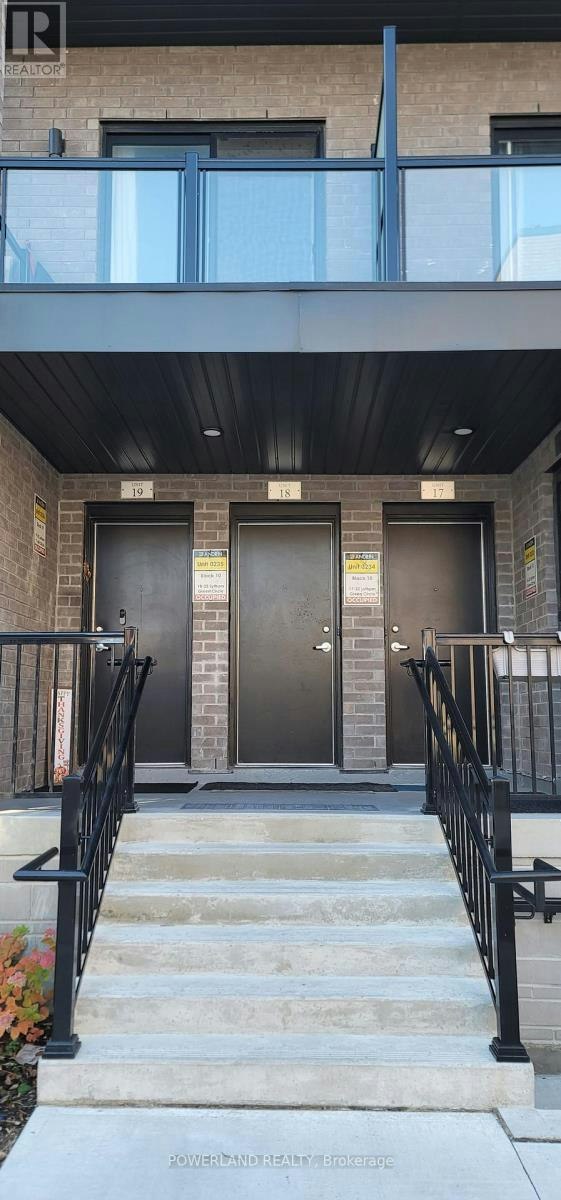 18-22 Lytham Green Circle, Newmarket, ON, L3Y 0H5 - 2