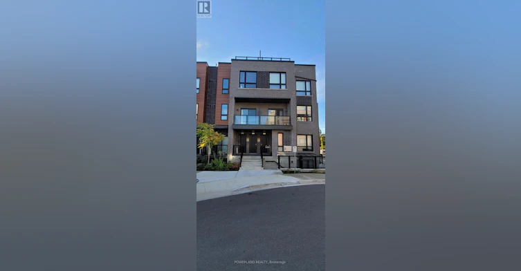 18-22 Lytham Green Circle, Newmarket, ON, L3Y 0H5