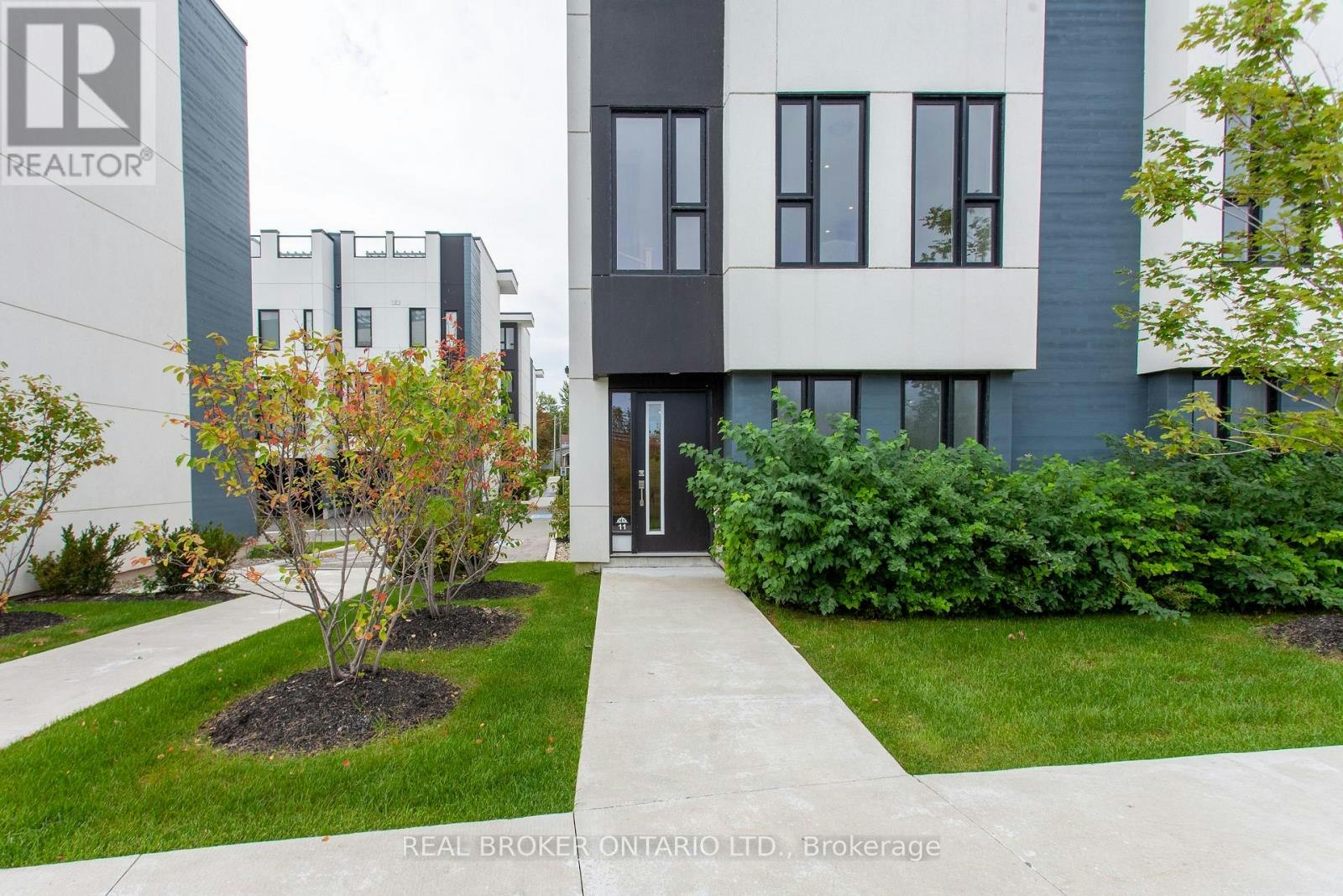 11 Mariners Pier Way, Orillia, ON, L3V 8P4 - 2